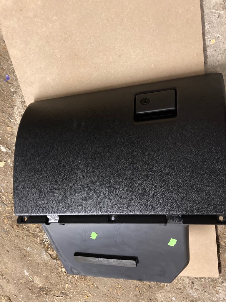 image for Vauxhall Astra G Lockable Glove box