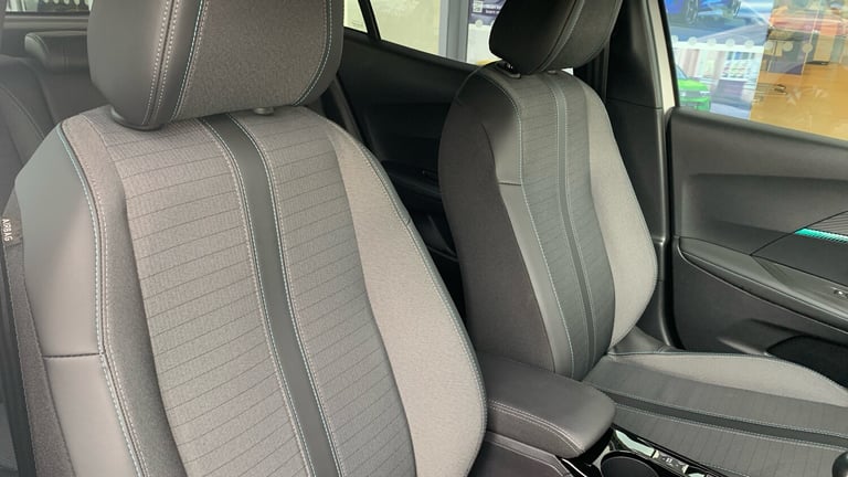 2022 Peugeot 2008 1.2 PureTech Allure Premium + SUV 5dr Petrol Manual Euro 6 (s/s) (100 ps) SUV P...