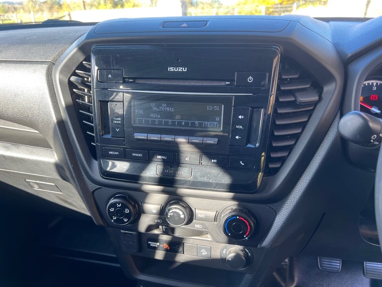 ISUZU D-MAX 1.9 TD 164PS UTILITY MANUAL 4WD 4X4 D/CAB PICKUP 71 REG 59,600 MILES