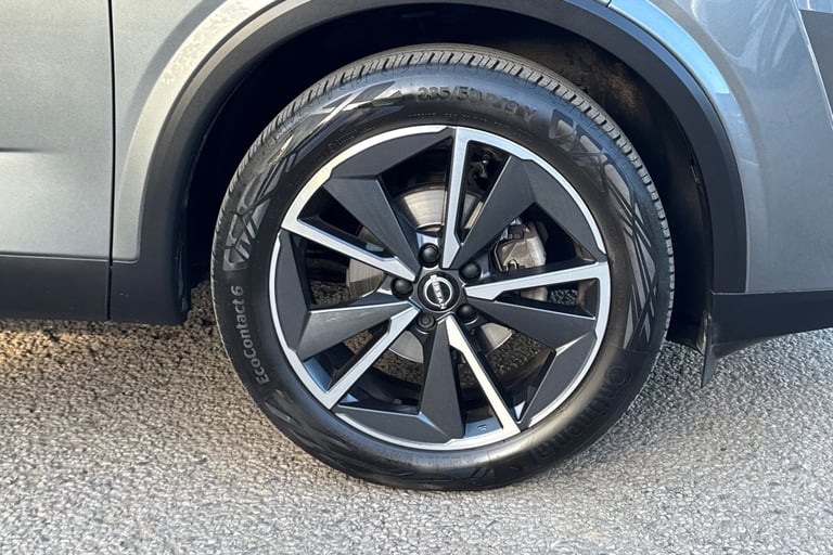 2022 Nissan Qashqai 1.3 DiG-T MH Tekna 5dr Hatchback Petrol Manual