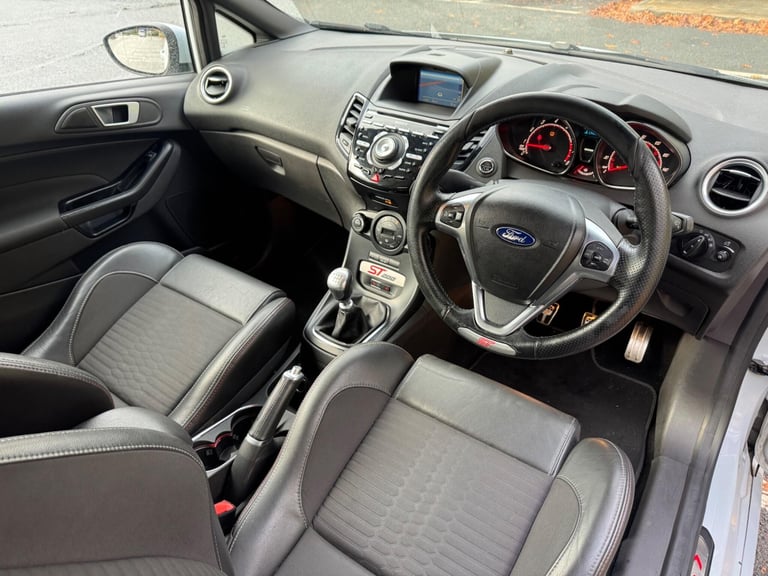 2016 Ford Fiesta 1.6T EcoBoost ST-200 Euro 6 3dr HATCHBACK Petrol Manual