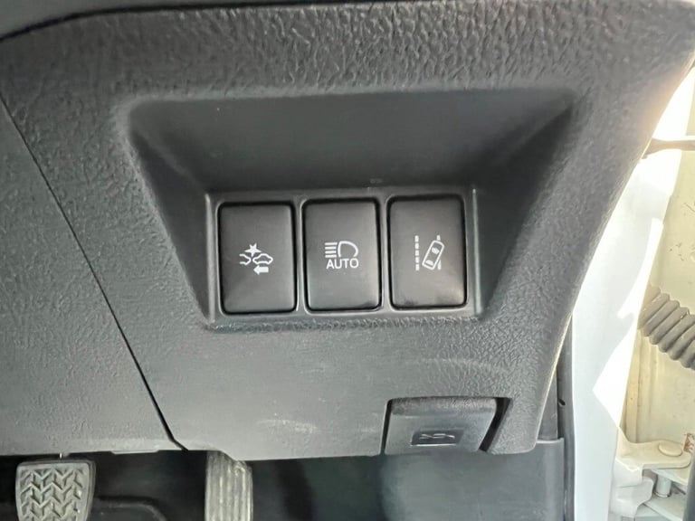 Toyota Yaris 1.5 VVT-i Icon 5dr - REAR CAMERA - BLUETOOTH - Petrol