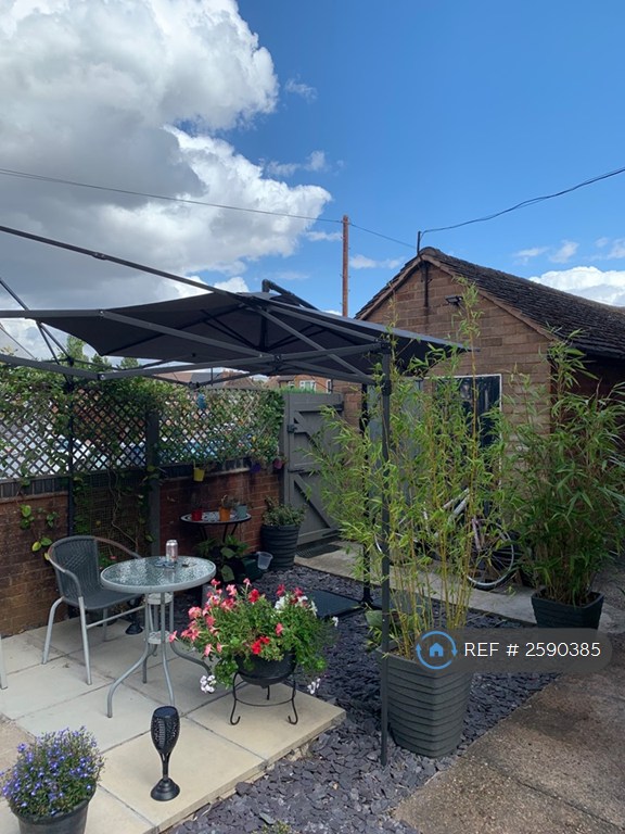 2 bedroom flat in Four Pounds Avenue, Coventry, CV5 (2 bed) (#2590385)