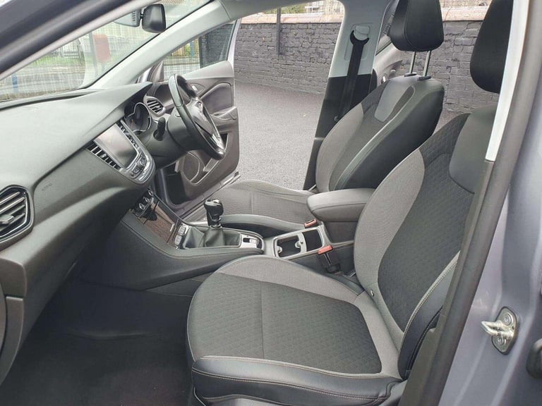 2018 Vauxhall Grandland X 1.2 Turbo Sport Nav SUV 5dr Petrol Manual Euro 6 (s/s) (130 ps) HATCHBA...