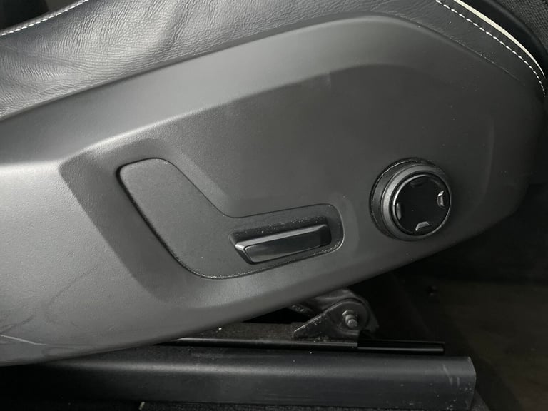 2021 Volvo XC60 2.0 T6 Recharge PHEV R DESIGN 5dr AWD Auto ESTATE PETROL/ELECTRIC Automatic