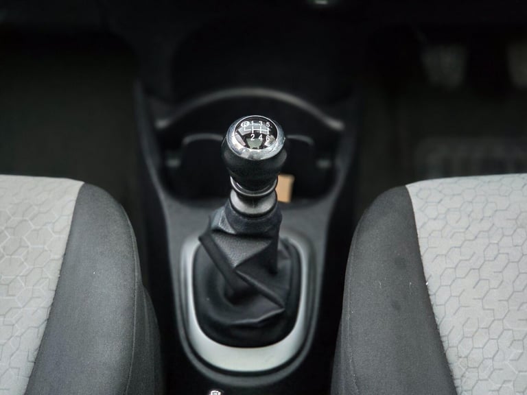 2013 Toyota Yaris 1.33 Dual VVT-i T Spirit Euro 5 5dr HATCHBACK Petrol Manual