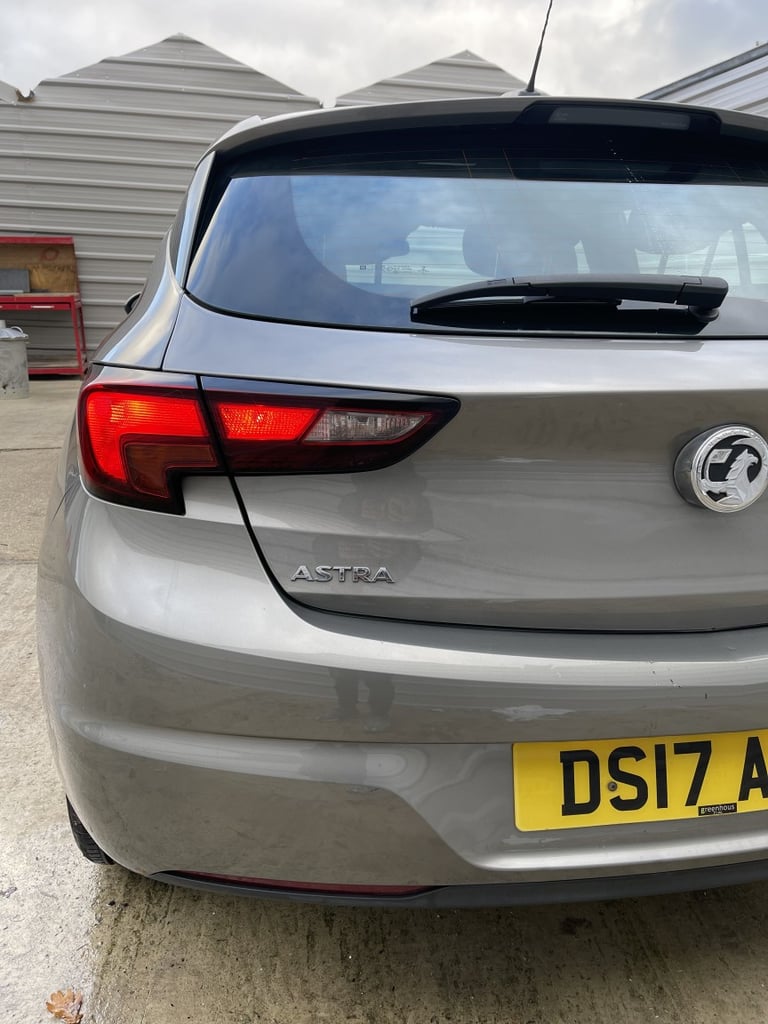 VAUXHALL ASTRA 1.4 i SRi 2017