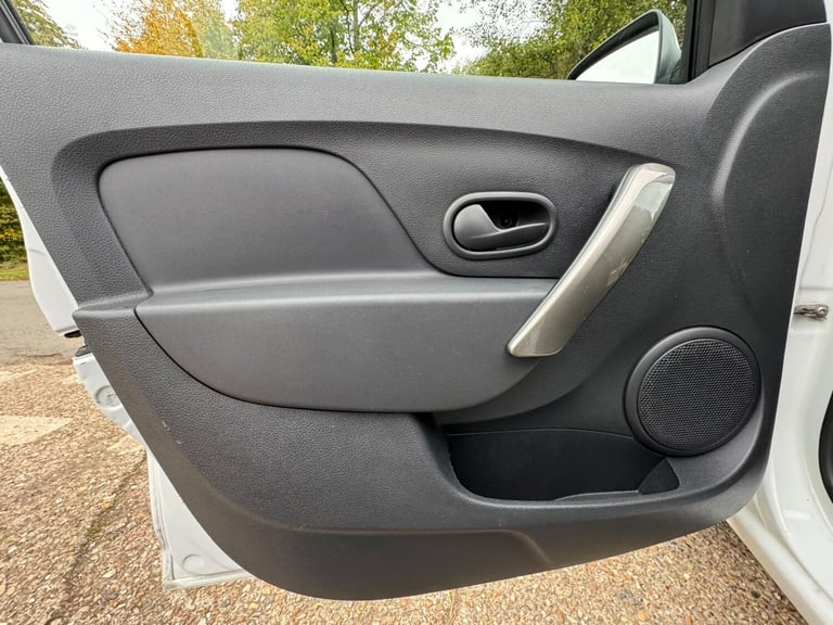 2015 Dacia Sandero 1.5 Dci Laureate Hatchback HATCHBACK Diesel Manual