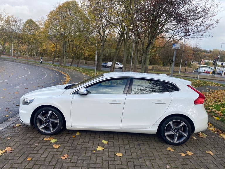 2013 Volvo V40 D2 R DESIGN 5dr HATCHBACK Diesel Manual