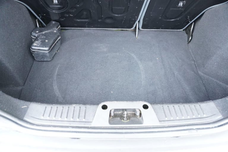 2010 Ford Fiesta 1.6 Titanium 5dr HATCHBACK Petrol Manual