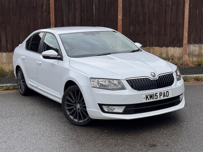 image for 2015 Skoda Octavia 1.6 TDI Black Edition DSG Euro 5 (s/s) 5dr HATCHBACK Diesel Automatic