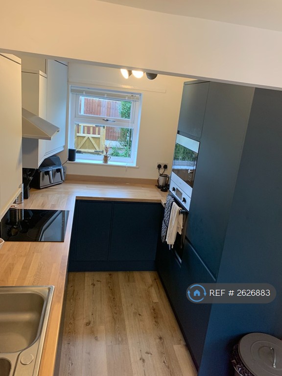 2 bedroom house in Littleton Crescent, Penkridge, Stafford, ST19 (2 bed) (#2626883)