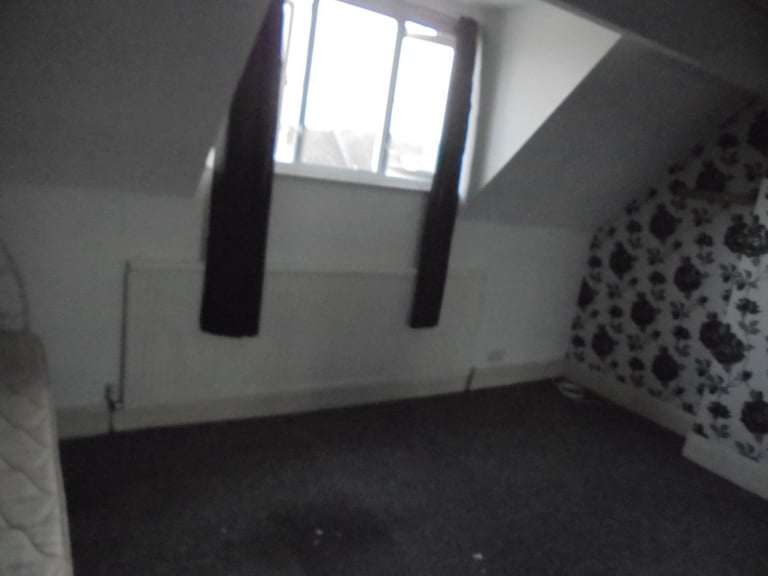 Rooms to Rent in 7 Bed House on Ivor Road, Sparkhill. Supported Accommodation. Immediate Move In