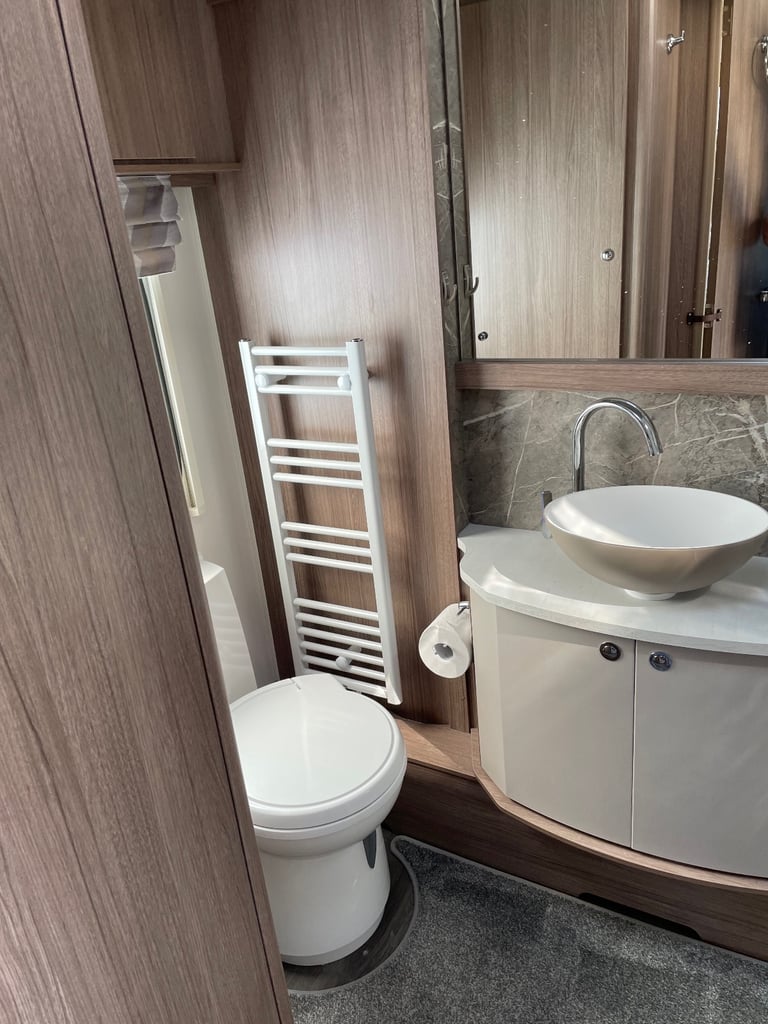 image for Coachman 460 VIP caravan 