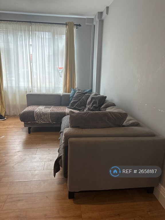 1 bedroom in Cypress Road, M308jx, M30 (#2658187)