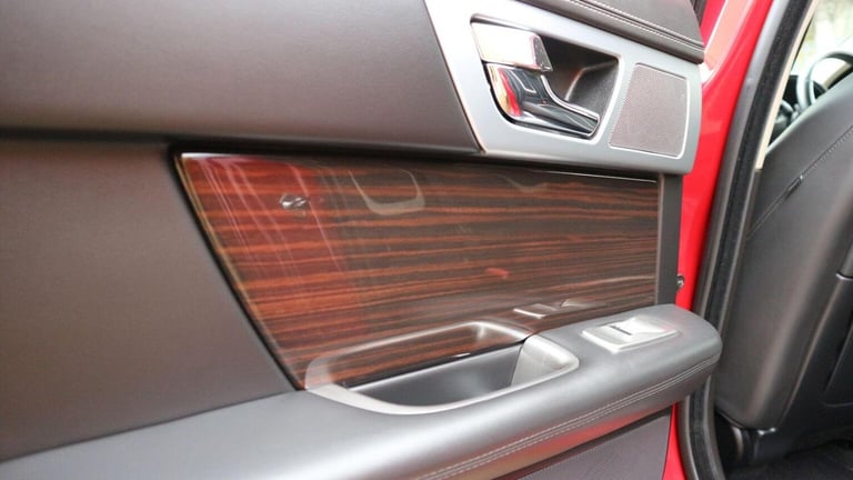 JAGUAR XF 2.2d Portfolio Sportbrake Auto Euro 5 (s/s) 5dr 2015