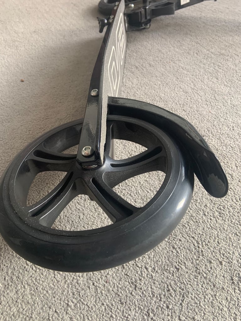 Evo 200 Adult Commuter Folding Scooter Black UNUSED