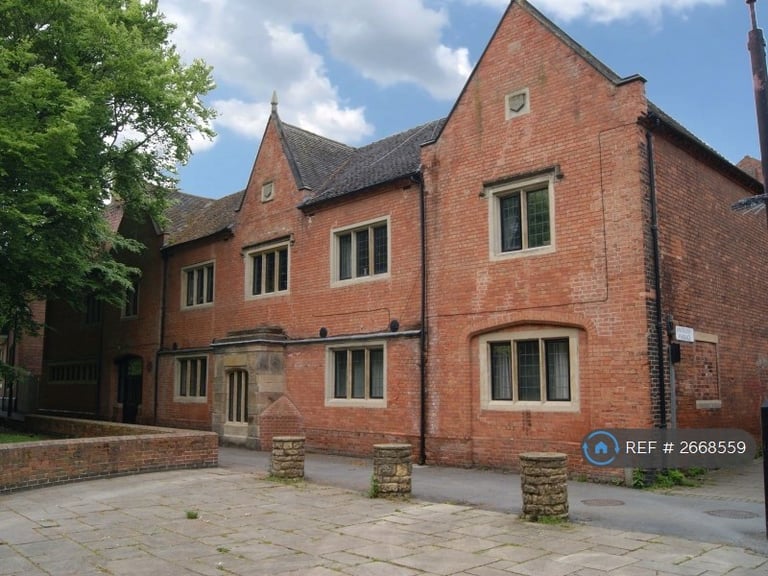2 bedroom flat in The Old Schoolrooms, Burton-On-Trent, DE14 (2 bed) (#2668559)