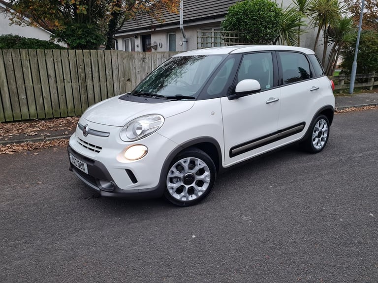 Fabulous Diesel 2014 Fiat 500L Lounge 1.6 Multijet Mpv around 60-63 mpg 2014, Manual, 1598 (cc)
