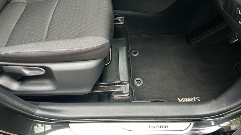 2022 Toyota Yaris 1.5 VVT-h Design Hatchback 5dr Petrol Hybrid E-CVT Euro 6 (s/s) (116 ps) HATCHB...