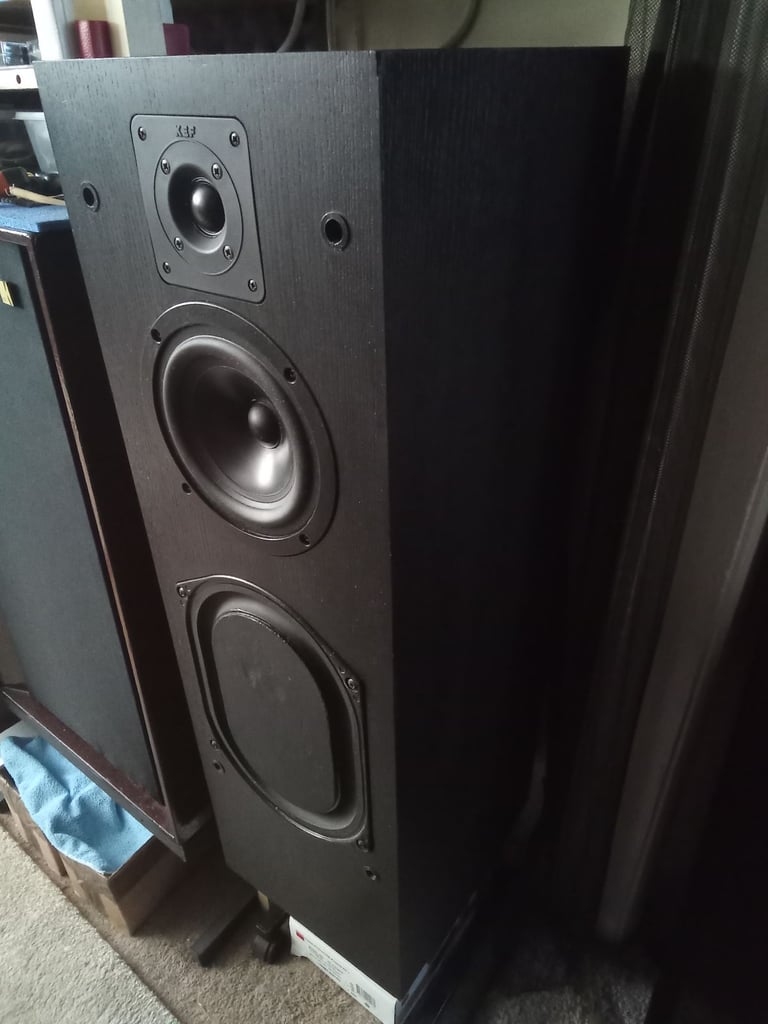 Speakers Kef c series C80 on stands with castors one pair 300 pound, offers 