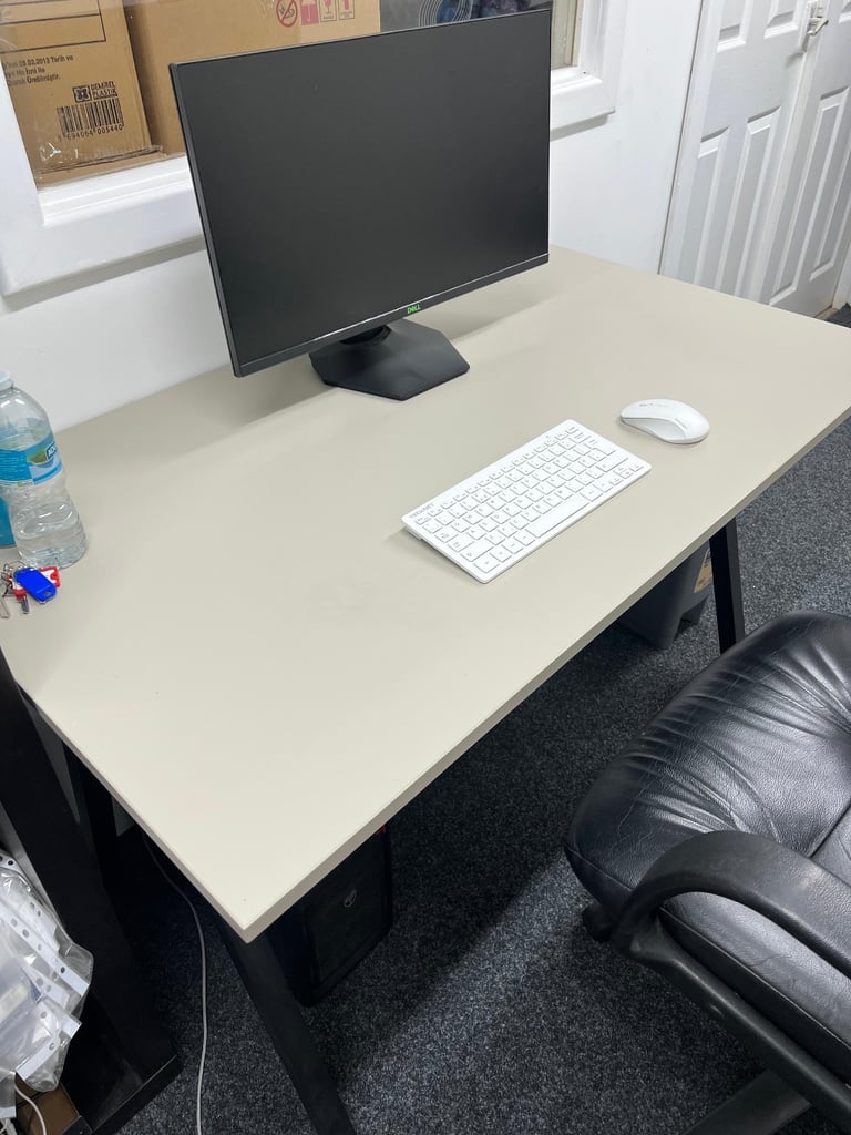 Good condition almost new Computer table office desk 