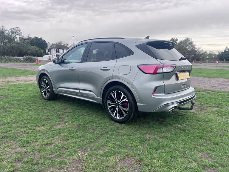 2023 Ford Kuga 2.5 EcoBoost Duratec 14.4kWh ST-Line X SUV 5dr Petrol Plug-in
