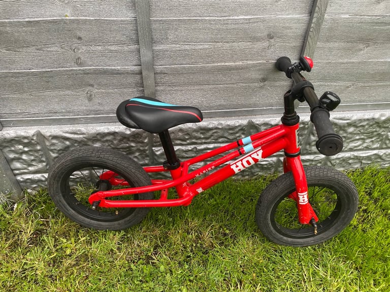 Kids/boys  balance bike/ Hoy Napier 12”