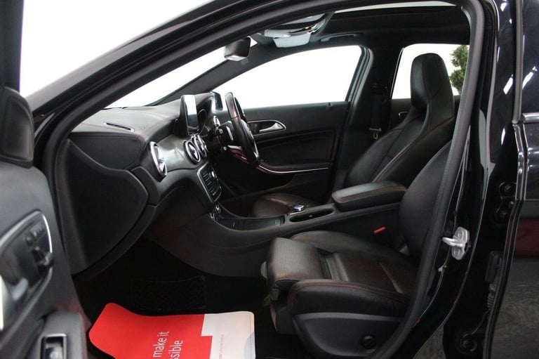 MERCEDES-BENZ GLA CLASS 2.1 GLA220d AMG Line (Premium Plus) 7G-DCT 4MATIC Euro