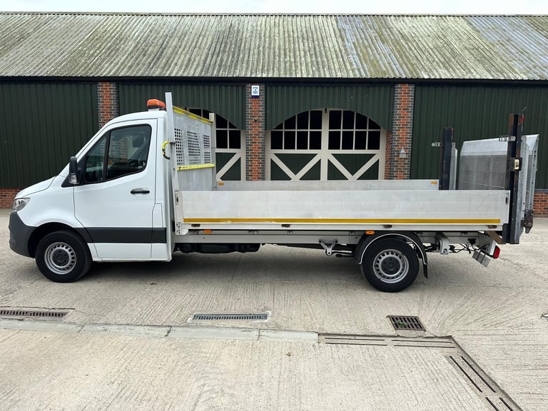2019 Mercedes-Benz Sprinter Dropside truck Progressive 314 