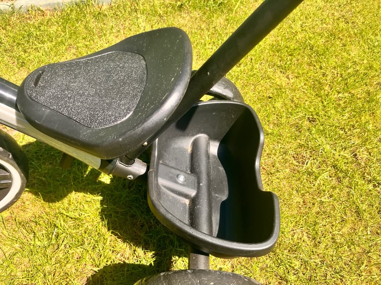 QPLAY trike with push bar 