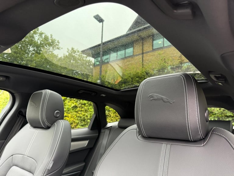 2024 Jaguar F-Pace 2.0 D200 MHEV R-Dynamic SE Black SUV 5dr Diesel Auto AWD Euro 6 (s/s) (204  ES...