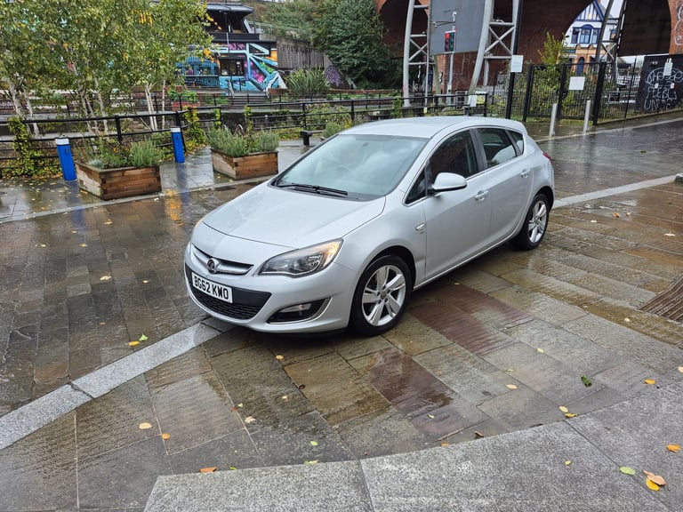 image for Vauxhall, ASTRA, Hatchback, 2012, Manual, 1956 (cc), 5 doors