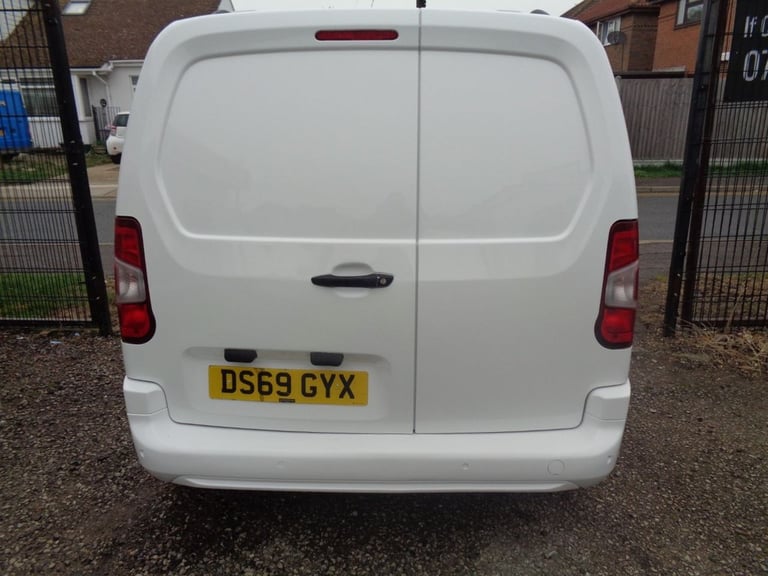 2019 69 VAUXHALL COMBO 1.6 TURBO D 2300 SPORTIVE PANEL VAN 4DR DIESEL NO VAT 