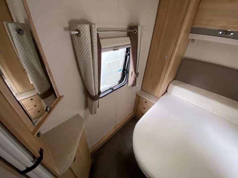 ELDDIS RAMBLER 18/4 - 2017 - ISLAND BED - 4 BERTH - MOVER - PRISTINE 