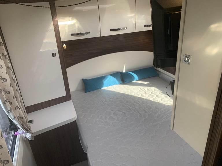 Benimar Mileo 294, Automatic 4 berth rear garage island bed coachbuilt motorhome