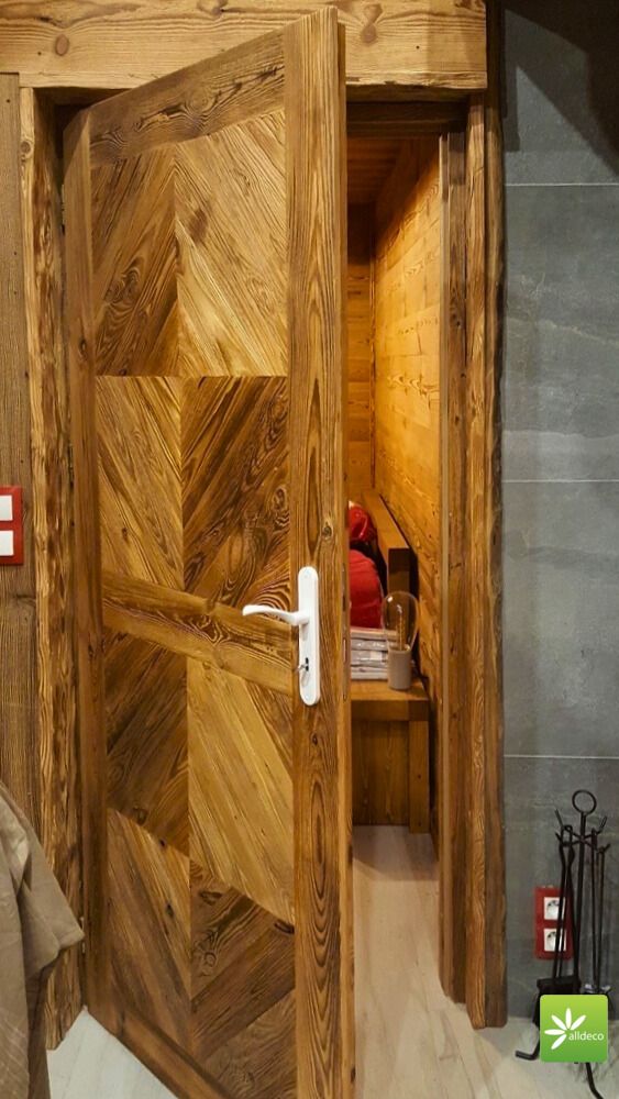 Interior doors made of old wood (solid wood)