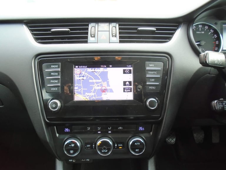 2015 Skoda Octavia 1.6 TDI Elegance Euro 5 (s/s) 5dr Diesel