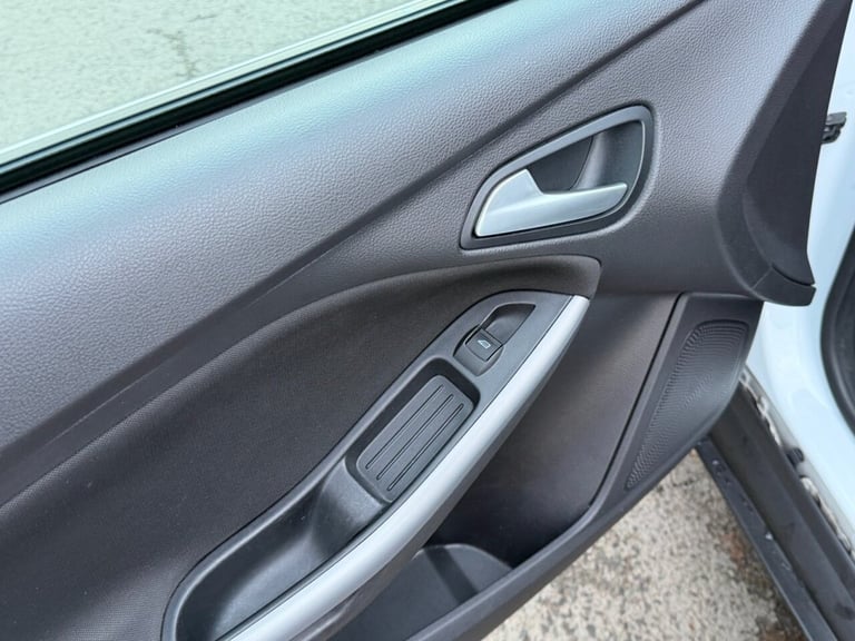 2016 Ford Focus 1.0 EcoBoost 125 Zetec 5dr Auto HATCHBACK PETROL Automatic