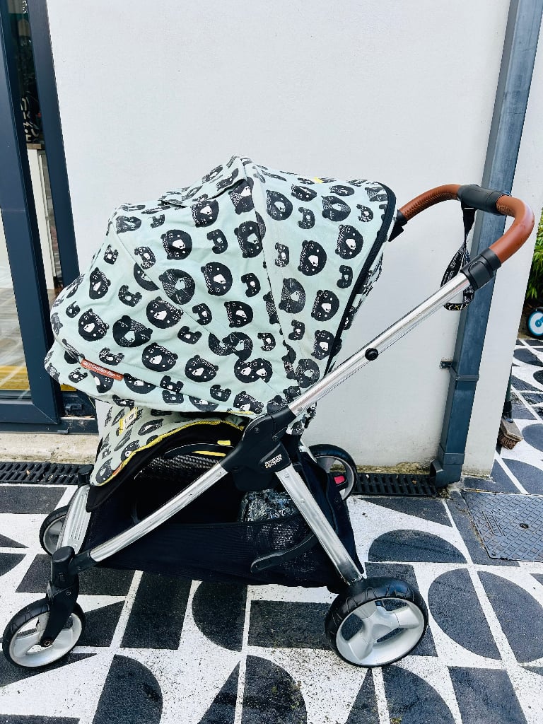 Mamas & Papas Armadillo Flip - Full travel system - Donna Wilson 