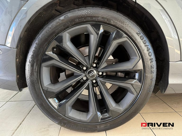 STUNNING ! 2021 AUDI Q8 S-LINE 50 BiTURBO BLACK EDITION 3.0 TDI + FREE DELIVERY!