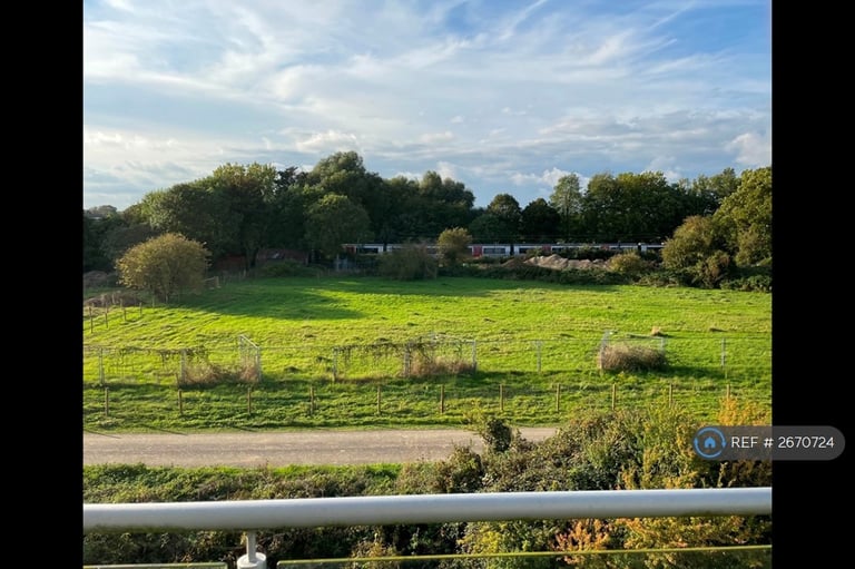 3 bedroom flat in Maltings Close, Cambridge, CB5 (3 bed) (#2670724)