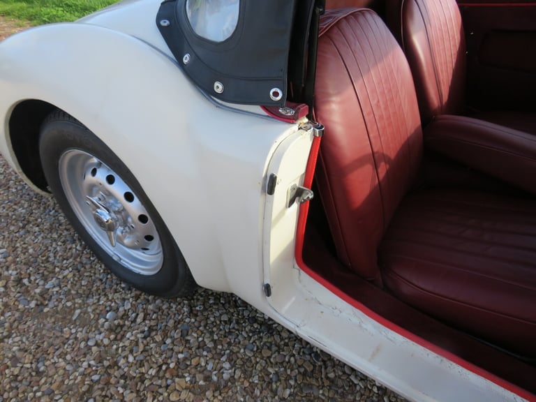 1959 MG MGA ROADSTER Convertible Petrol Manual