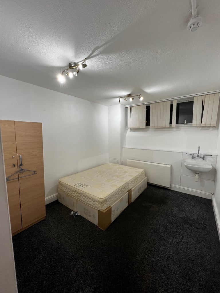 THREE BEDROOM GROUND FLOORS FLAT TO LET AT WICK ROAD HACKNEY LONDON E9 5AN 