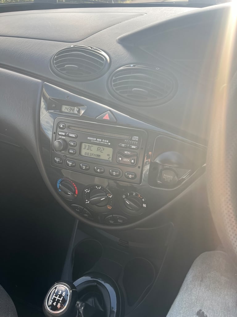 Ford, FOCUS, Hatchback, 2004, Manual, 1596 (cc), 5 doors