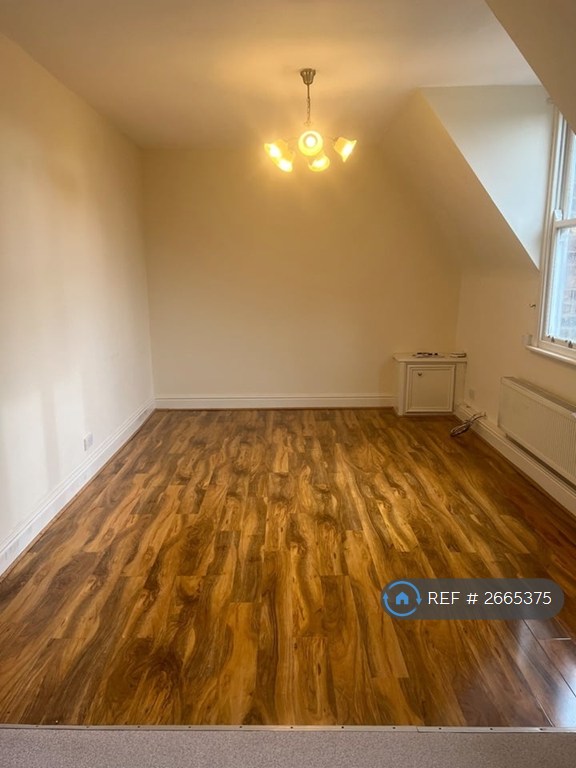 2 bedroom flat in Elmsley Road, Liverpool, L18 (2 bed) (#2665375)