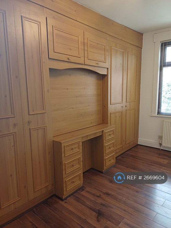 2 bedroom house in Lorne Street, Wigan, WN1 (2 bed) (#2669604)