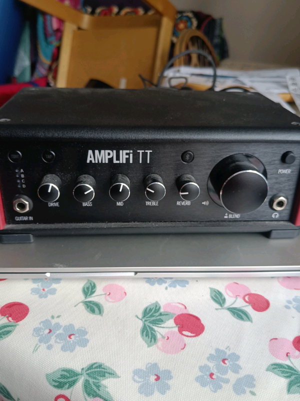 Line 6 Amplifi TT Table Top Bluetooth Guitar FX Unit.