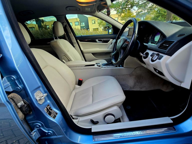 2010 Mercedes-Benz C Class C180 CGI BlueEFFICIENCY Executive LEATHER 90DAYS WARRANTY AUTO SALOON ...