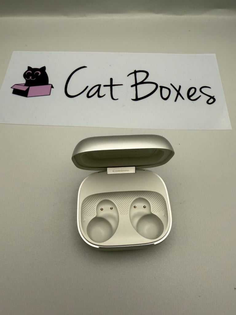 JBL Live Buds 3, Wireless Earbud Headphones, Silver **CASE ONLY**